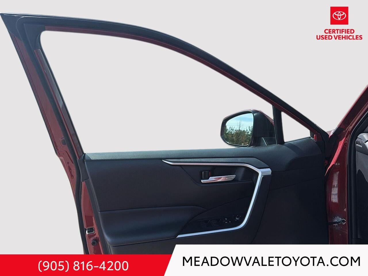 2021 Toyota RAV4 One owner, Red Mississauga - photo #7