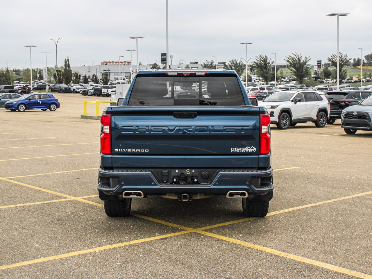 2022 Chevrolet Silverado 1500 4WD Crew Cab 147 High Country Blue Sherwood Park - photo #6