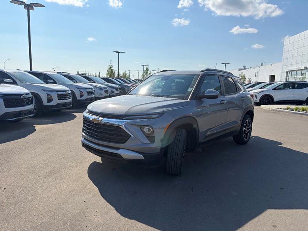2025 Chevrolet Trailblazer AWD 4dr LT Grey Sherwood Park - photo #2