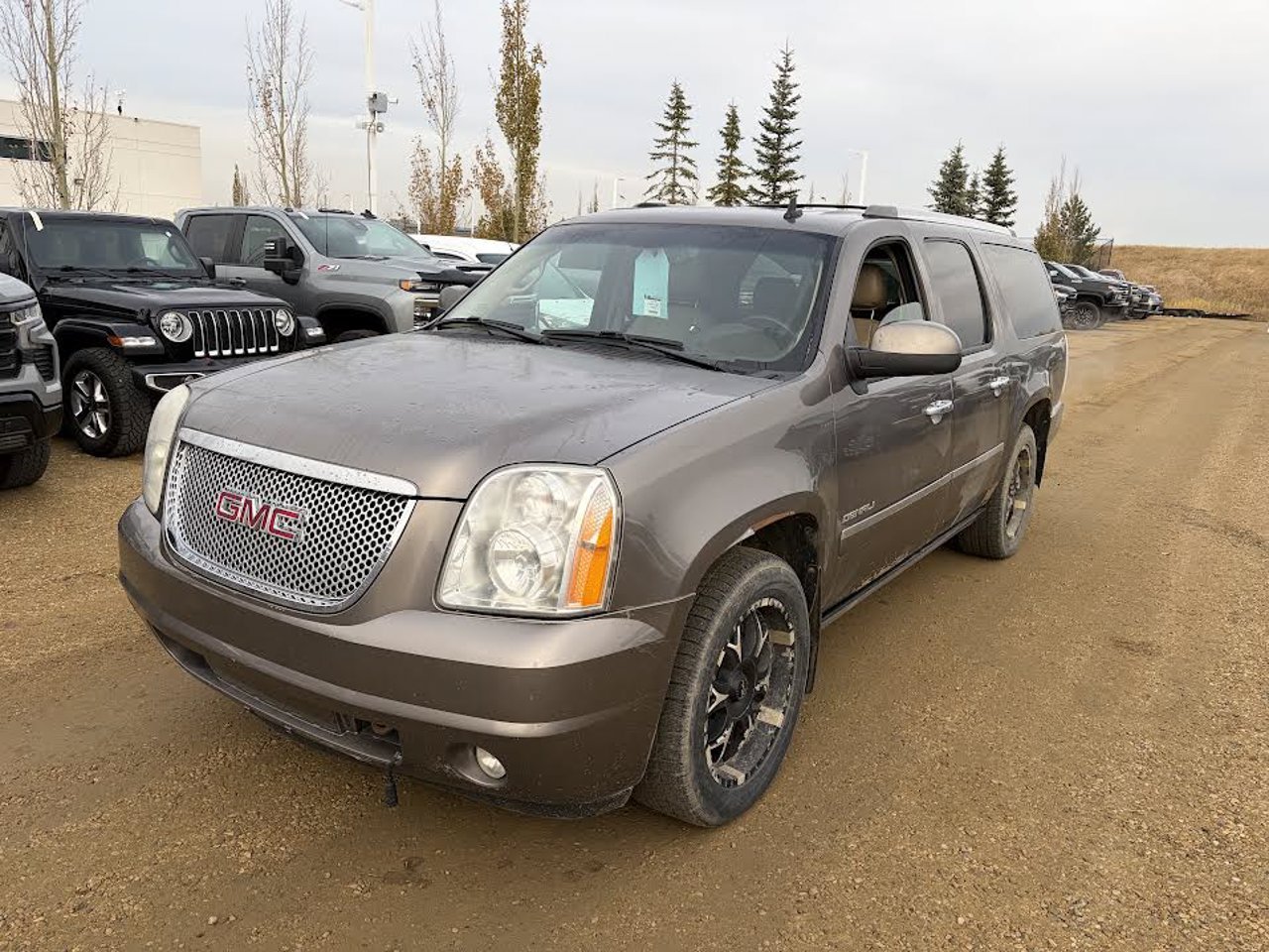 2012 GMC Yukon XL AWD 4dr 1500 Denali Brown Sherwood Park - photo #2