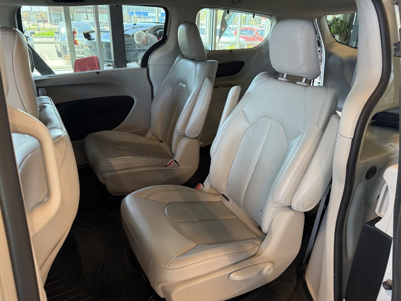 Chrysler Pacifica Hybrid 2020 Beige Saint-Eustache - photo #11