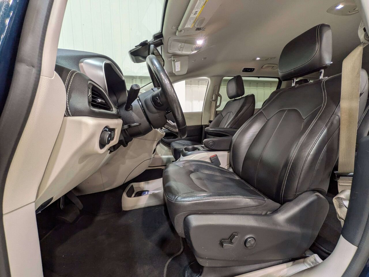 Chrysler Pacifica 2022 Bleu Val-David - photo #1