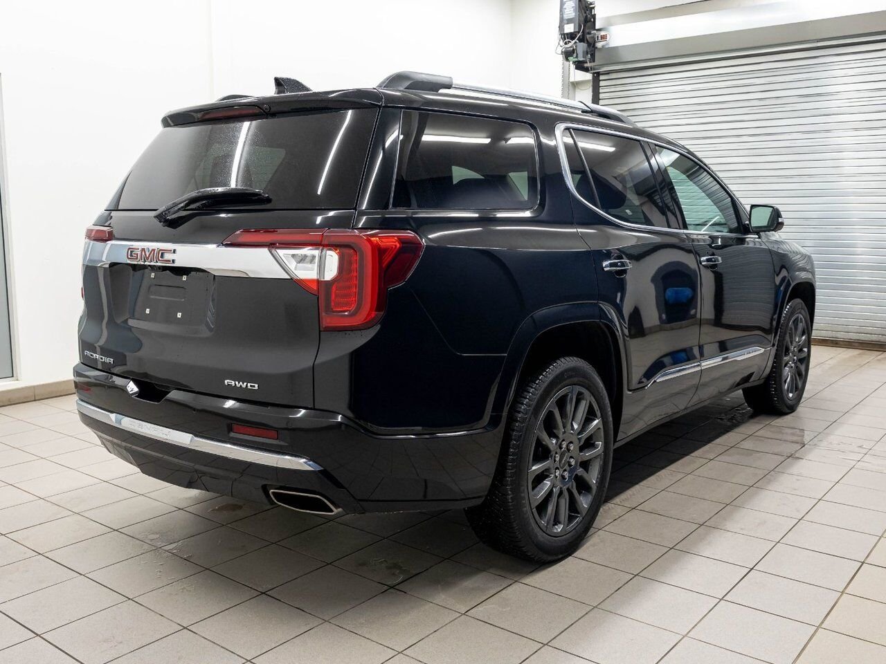 2023 GMC Acadia DENALI BLACK DIAMOND AWD *TOIT* NAV CUIR BOSE HUD Black Saint-Jérôme - photo #9