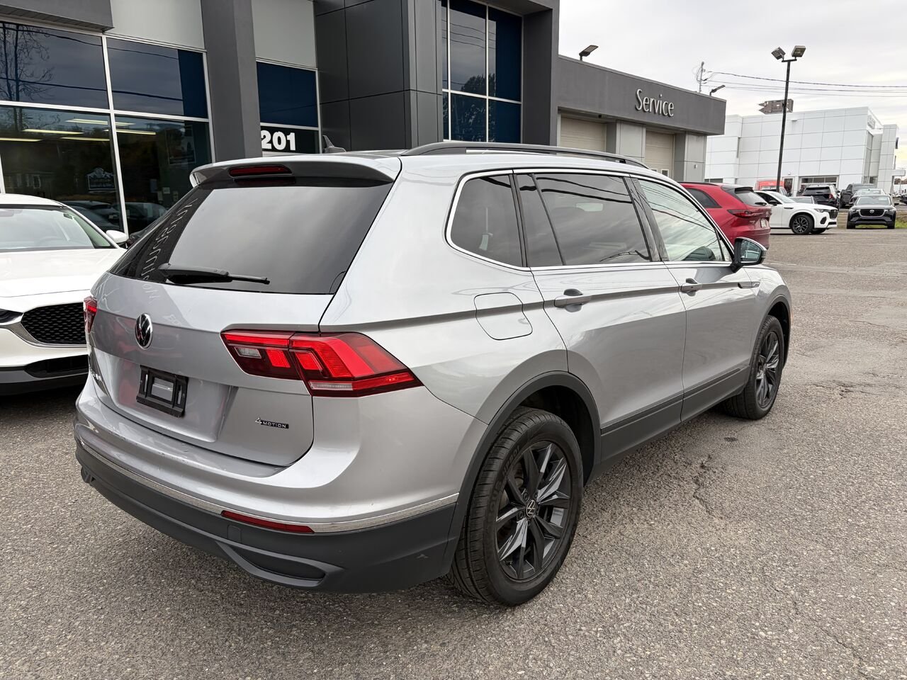 2024 VOLKSWAGEN TIGUAN SE/WOLFSBURG Comfortline 4MOTION Grey Montmagny - photo #4