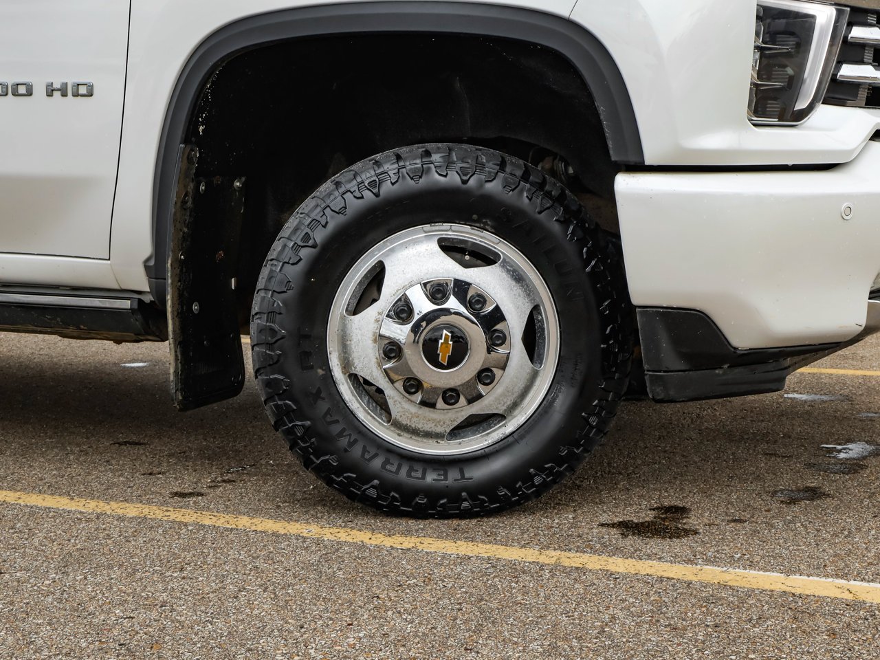 2021 Chevrolet Silverado 3500HD 4WD Crew Cab 172 High Country White Sherwood Park - photo #10