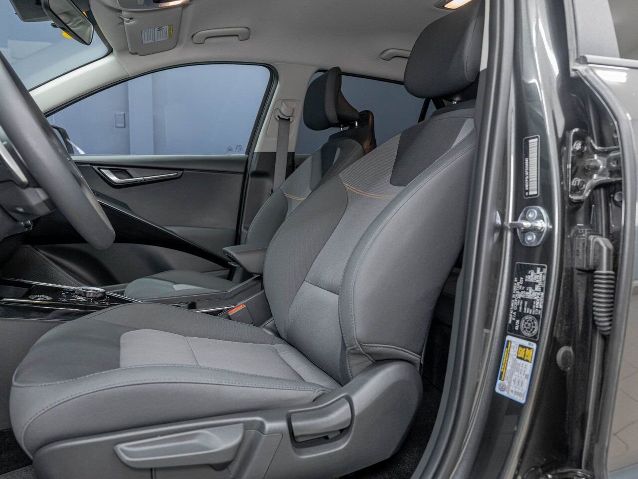 Kia Niro EV WIND *NAV* SIÈGES CHAUFF REG ADAPT ALERTES *BAS KM 2026 Gris Saint-Jérôme - photo #10