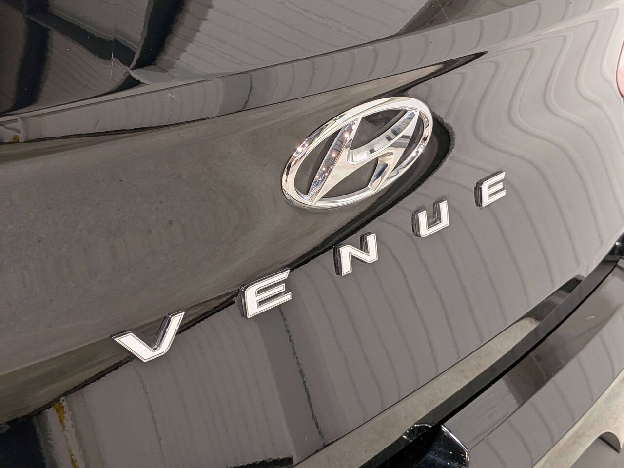 2023 Hyundai Venue Essential IVT Black Val-David - photo #34