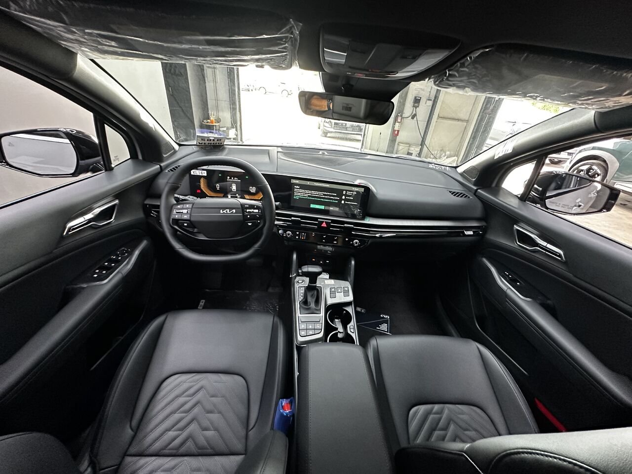 2026 Kia Sportage Wolf Grey Blainville - photo #3