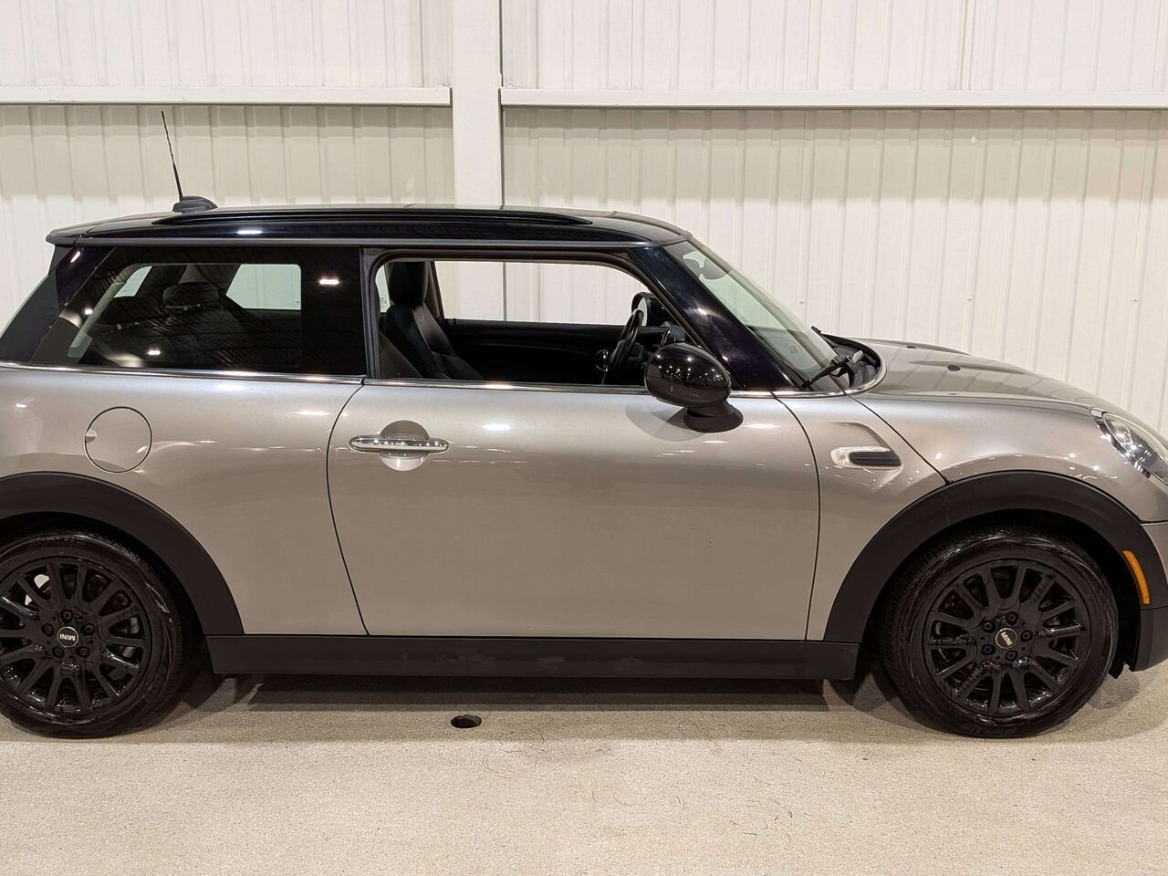MINI 3 Door Cooper FWD 2019 Gris Val-David - photo #6