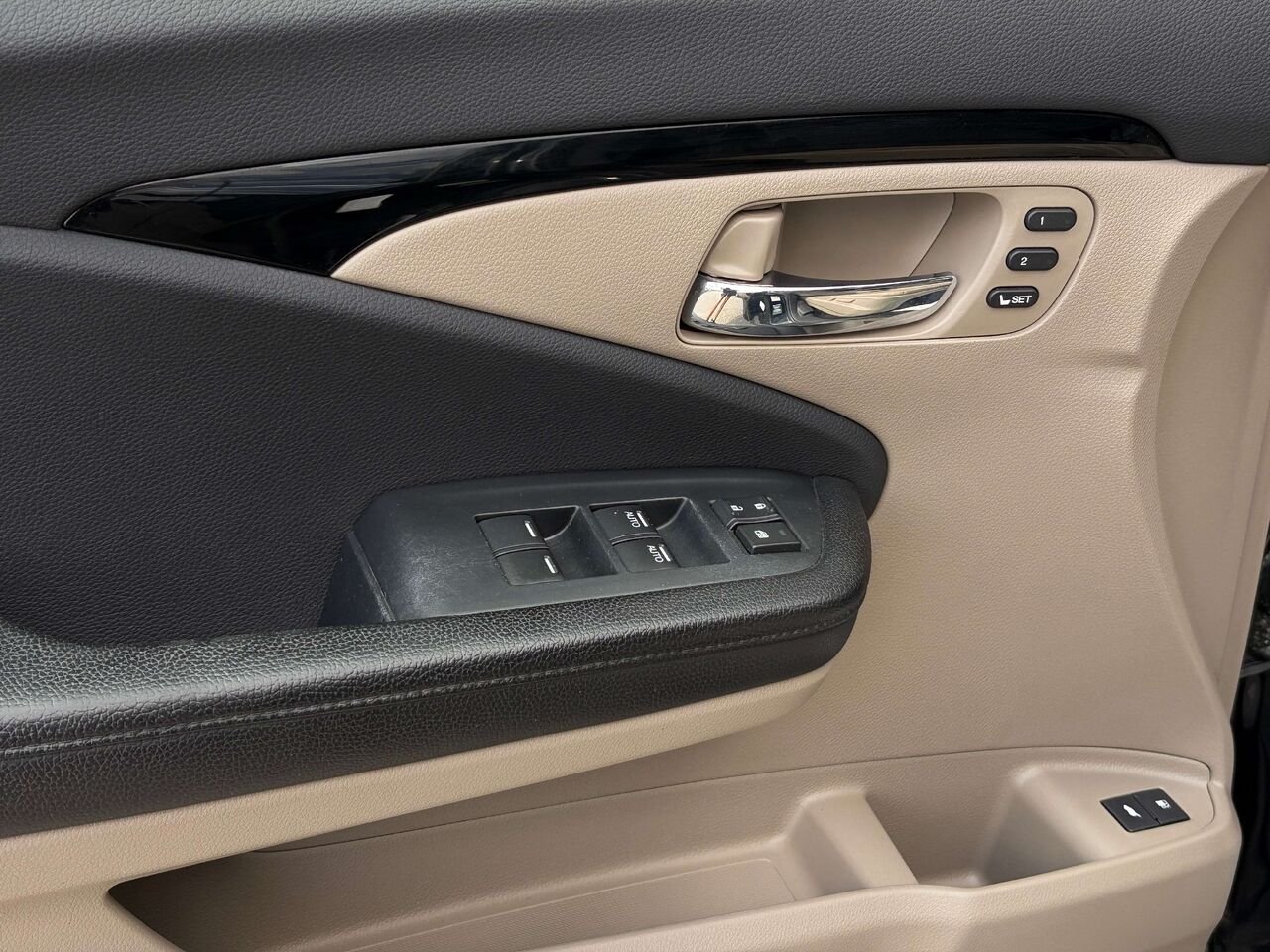 2016 Honda Pilot Black Gatineau - photo #10