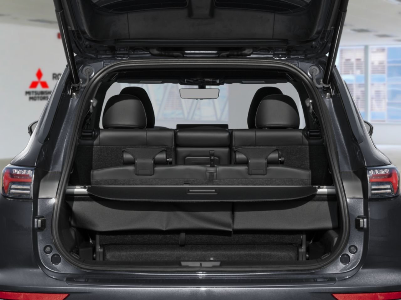 2026 Mitsubishi Outlander Graphite Grey/Black Roof Rouyn-Noranda - photo #9