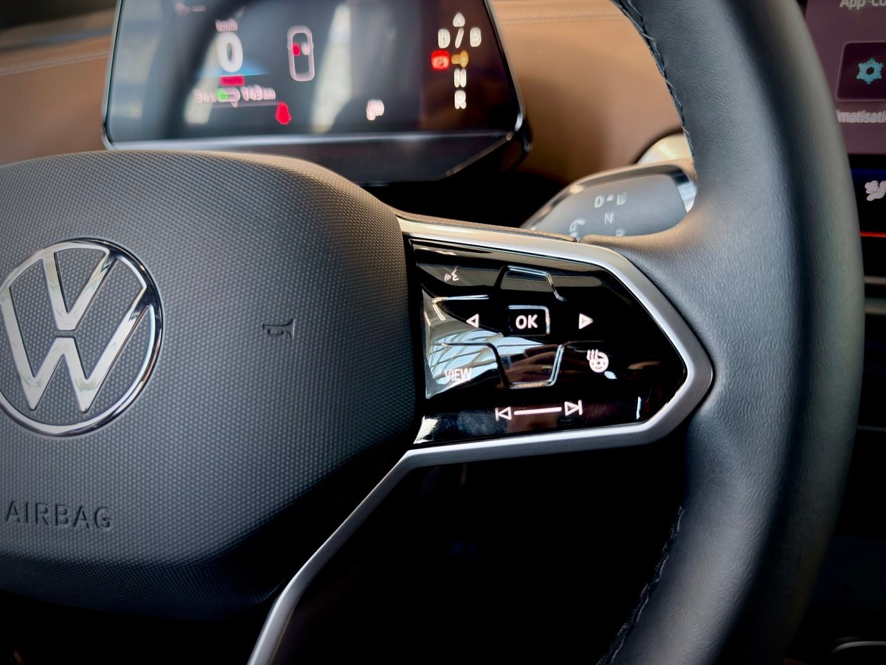 2024 Volkswagen ID.4 Black Notre-Dame-des-Prairies - photo #23
