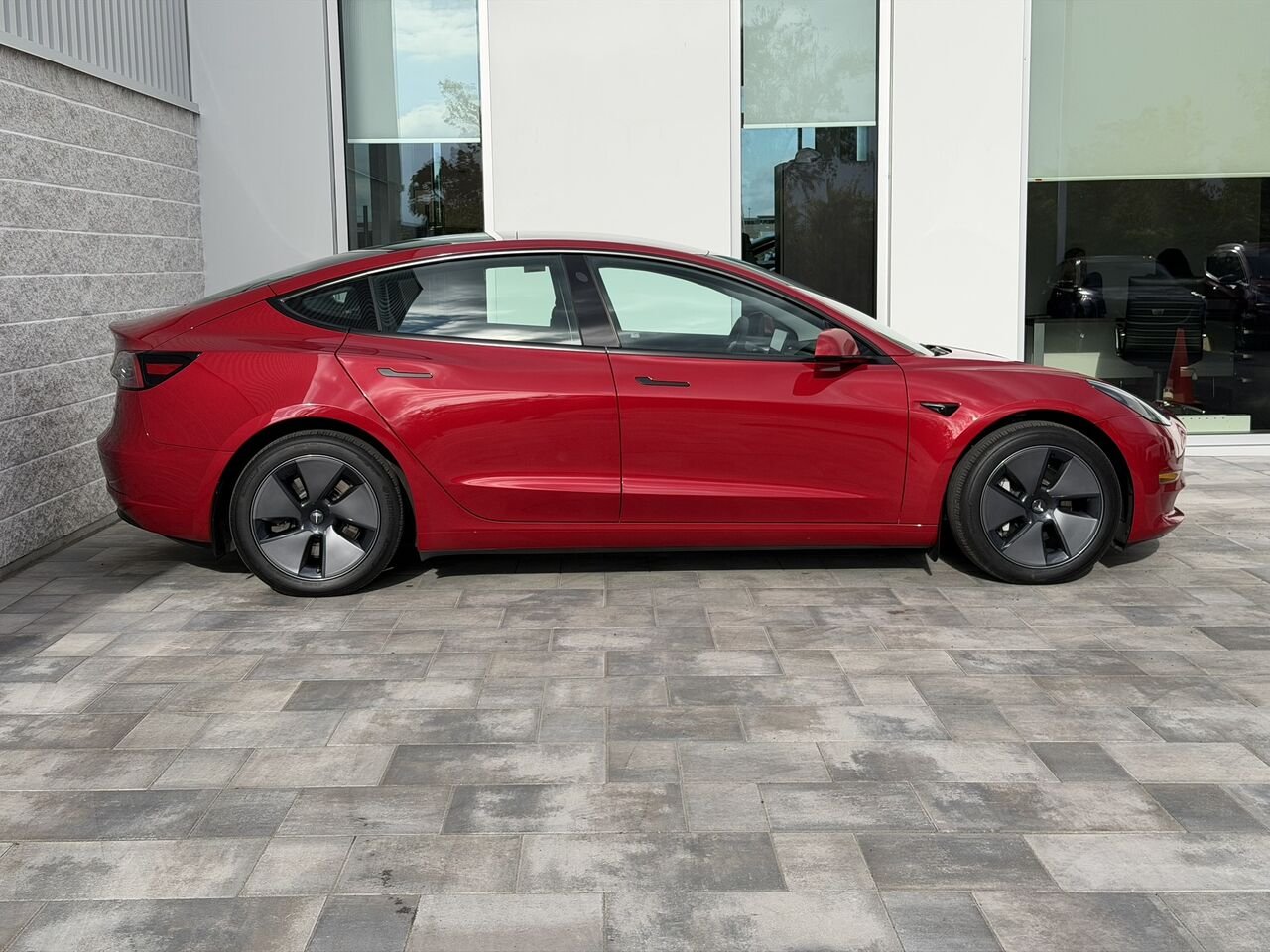 Tesla Model 3 LONG RANGE AWD 2023 Rouge Laval - photo #1