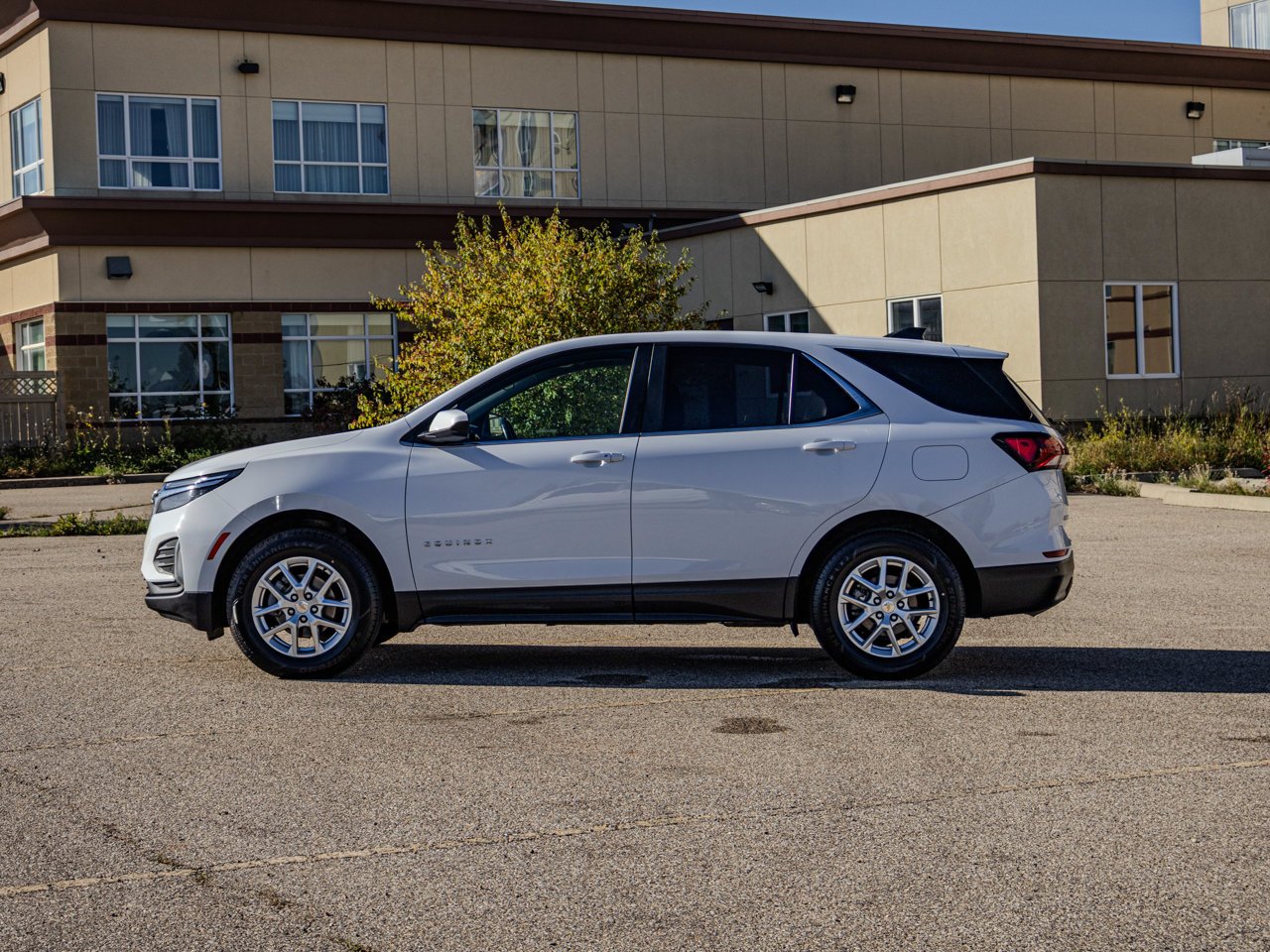 2022 Chevrolet Equinox AWD 4dr LT w/1LT White Sherwood Park - photo #9