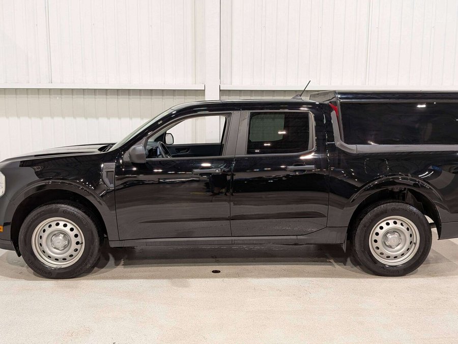 2022 Ford Maverick Black