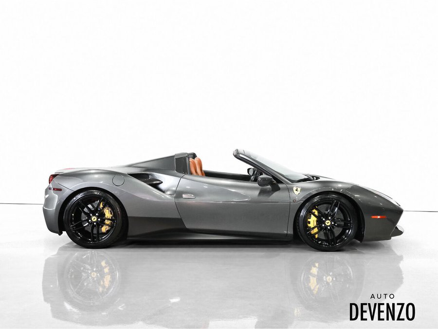 Ferrari 488 Spider 2017 Gris