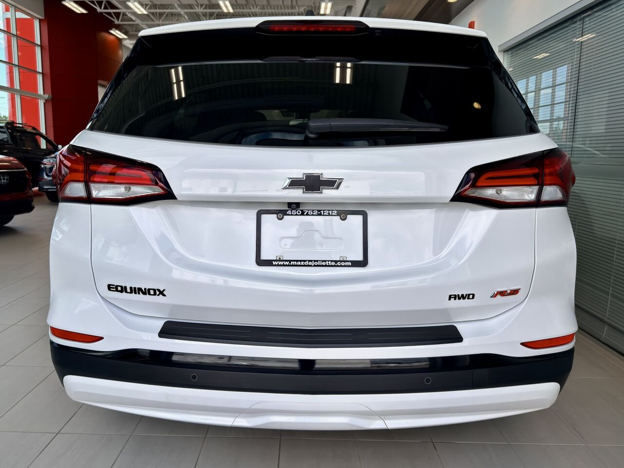 2024 Chevrolet Equinox White Notre-Dame-des-Prairies - photo #9