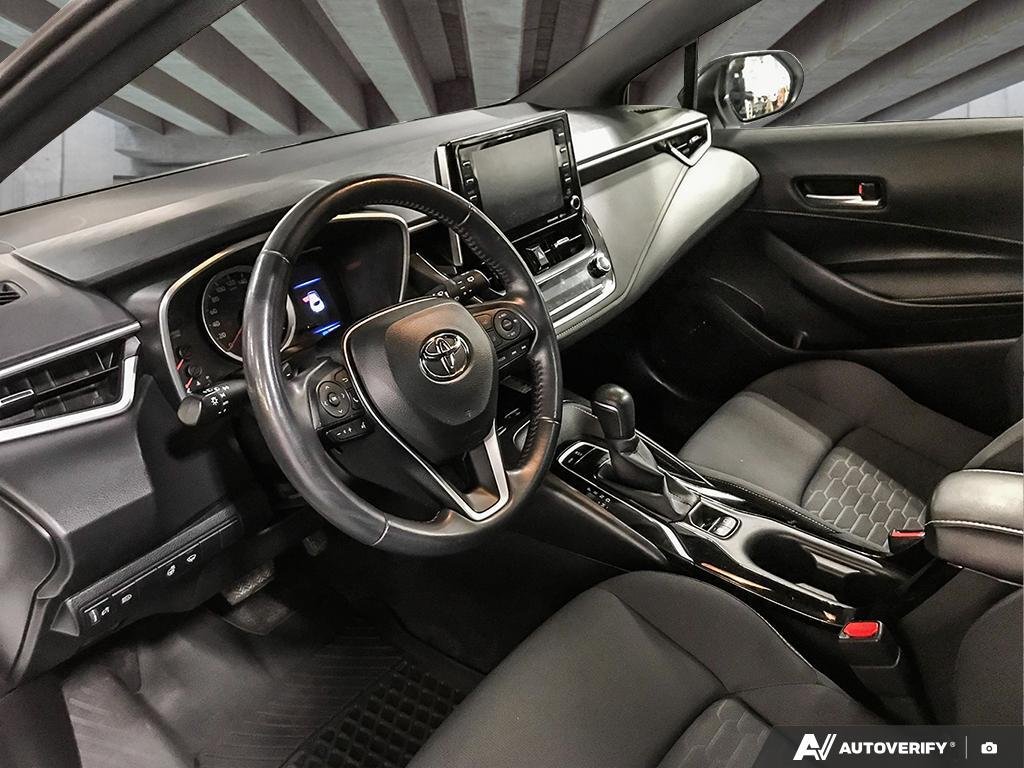 2020 Toyota Corolla Hatchback 2602172B | CVT White Edmonton - photo #12