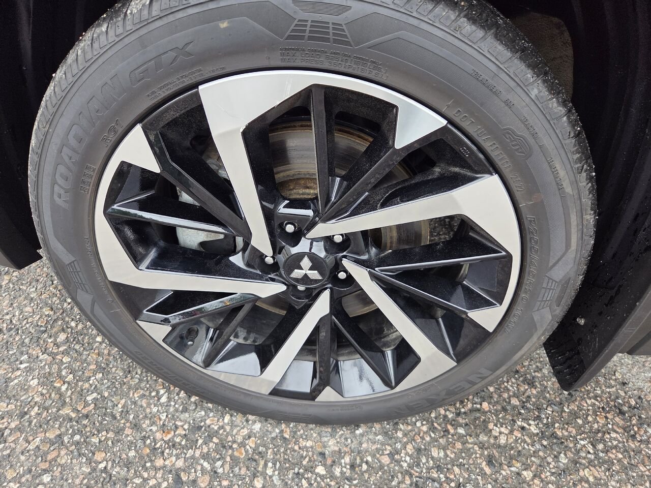 2023 MITSUBISHI Outlander Plug-In Hybrid Red Mont-Laurier - photo #9