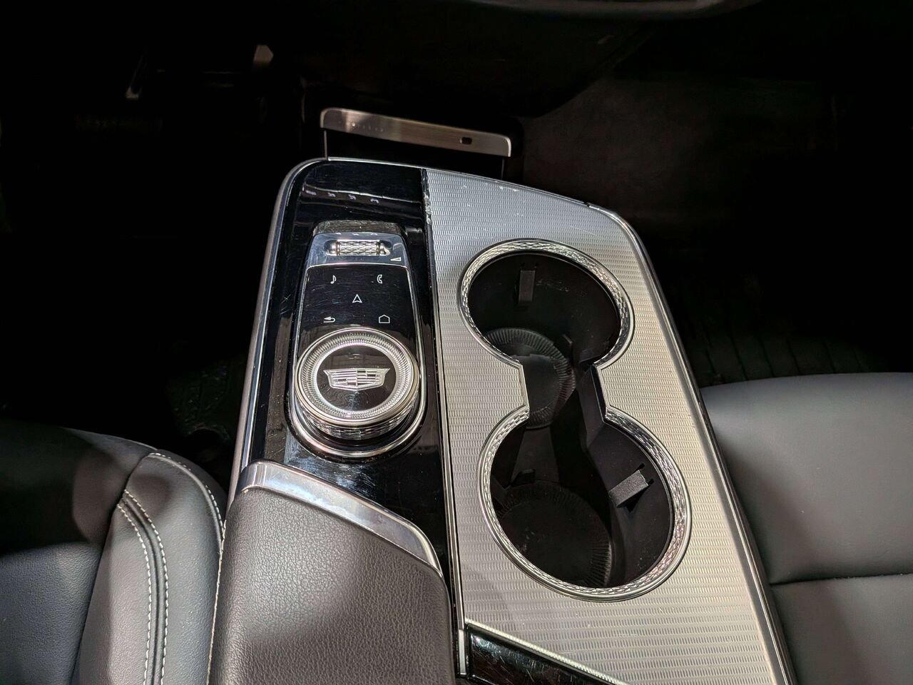 Cadillac LYRIQ 4dr Tech w/1SA 2024 Noir Val-David - photo #27