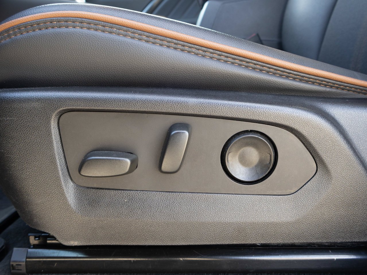2024 GMC Canyon 4WD Crew Cab AT4 Blue Sherwood Park - photo #16