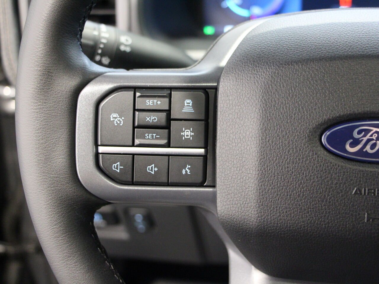 2025 Ford F-150 Lightning LARIAT F150 LIGHTNING LARIAT Grey Châteauguay - photo #12