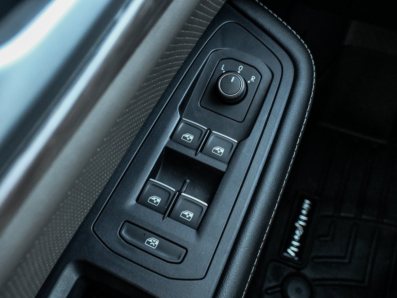 2024 Volkswagen Atlas Highline 2.0 TSI 4MOTION White Sherwood Park - photo #18