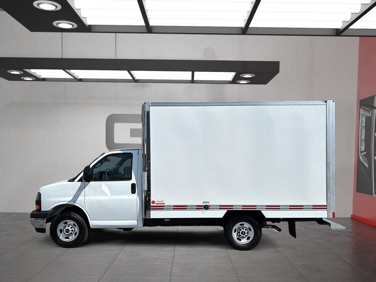 GMC Fourgonnette commerciale tronquée Savana 3500 fourgonnette 139 po 2026 BLANC SOMMET Saint-Hyacinthe - photo #4