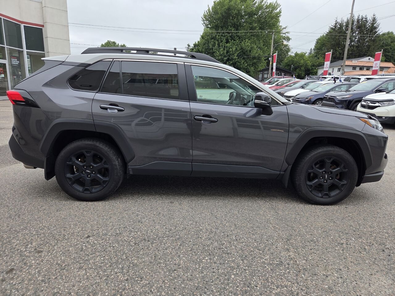 2022 Toyota RAV4 Grey Mont-Laurier - photo #3