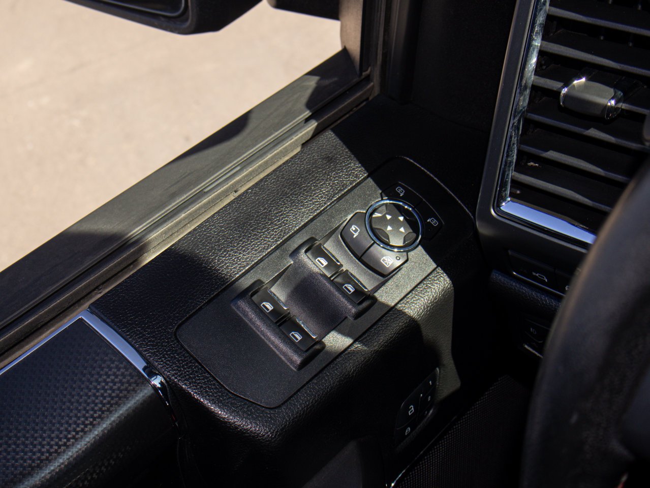 2016 Ford F-150 4WD SuperCrew 145 Lariat Black Sherwood Park - photo #21
