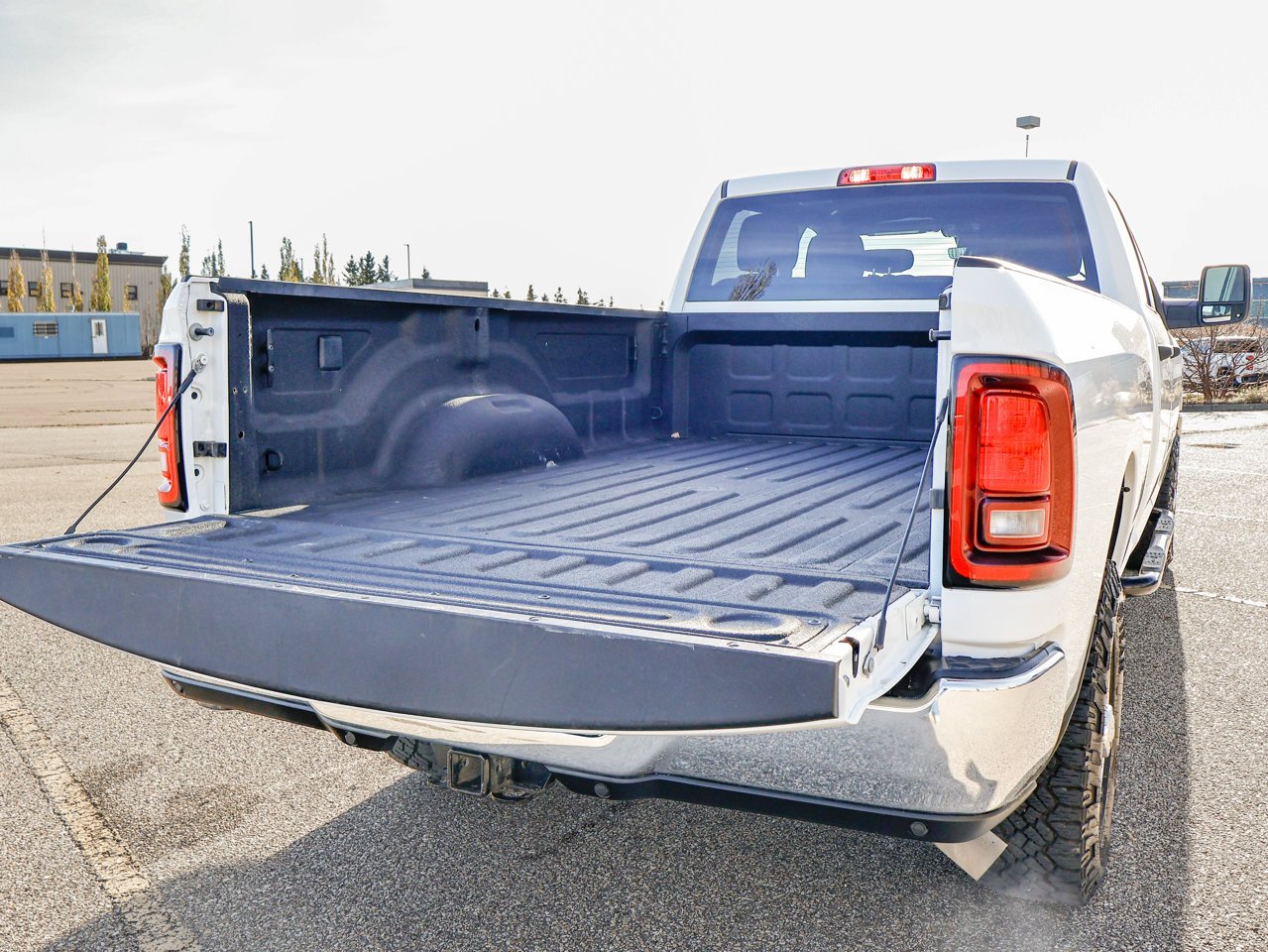2026 Ram 3500 Big Horn 4x4 Crew Cab 8' Box White Sherwood Park - photo #14