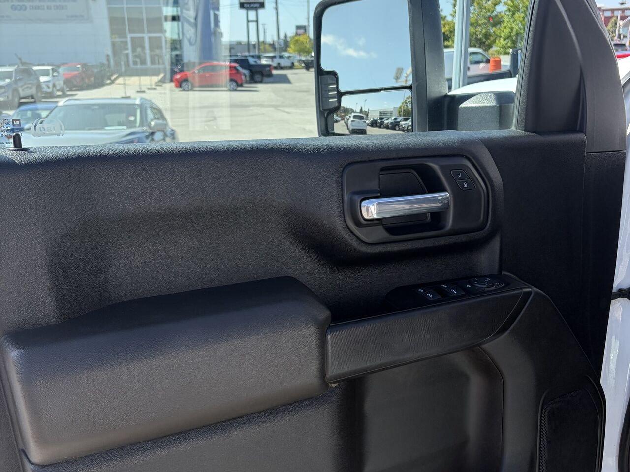 2022 CHEVROLET SILVERADO K2500HD WT cabine multiplace 4RM 159 po White Ottawa & Gatineau - photo #1