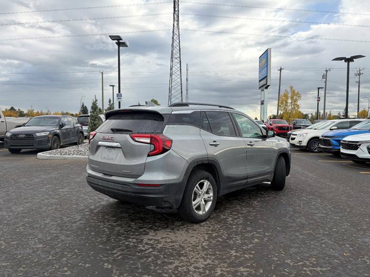 2024 GMC Terrain AWD 4dr SLE Grey Sherwood Park - photo #4