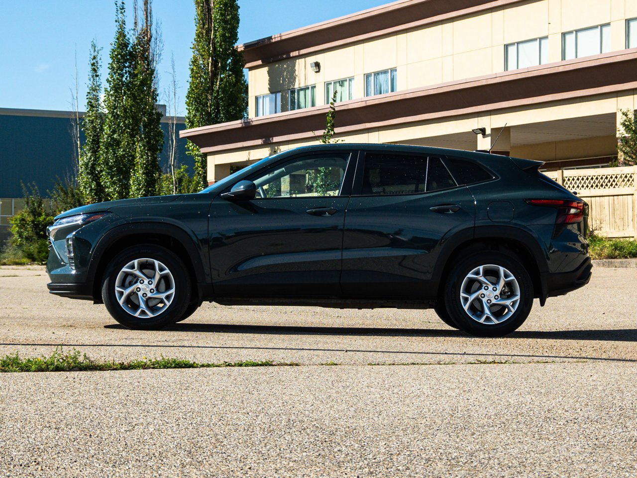 2025 Chevrolet Trax FWD 4dr LS Grey Sherwood Park - photo #10