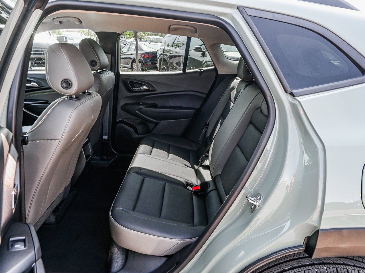2025 Chevrolet Trax FWD 4dr ACTIV Green Sherwood Park - photo #29