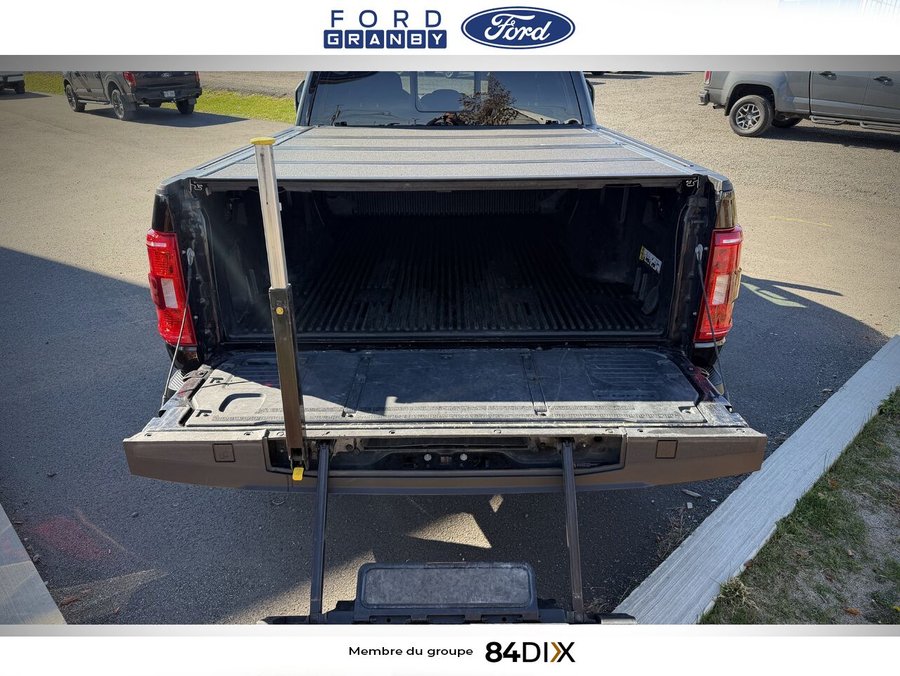 Ford F-150 XLT cabine SuperCrew 4RM caisse de 6,5 pi 2022 Noir
