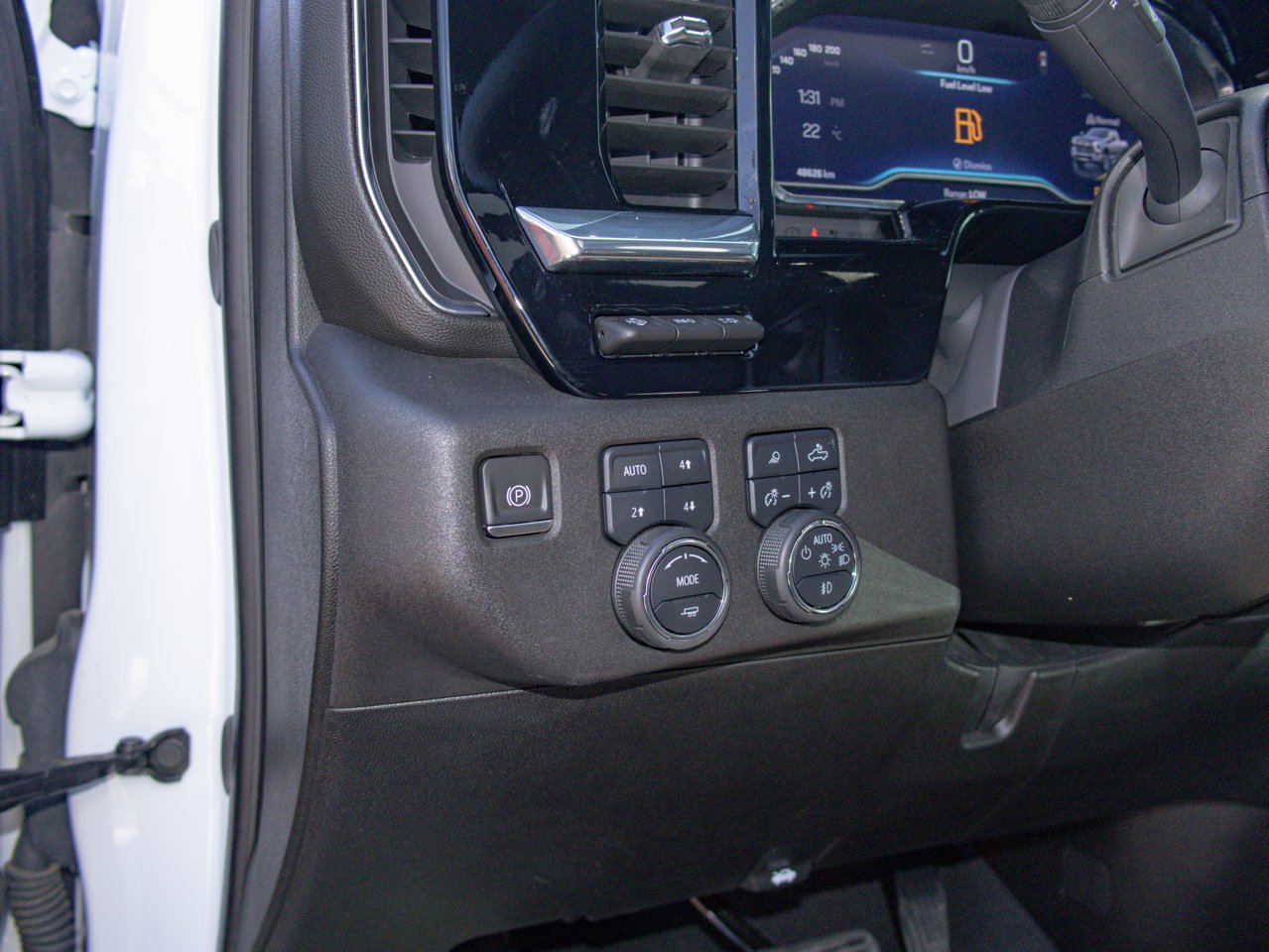 2024 Chevrolet Silverado 3500HD 4WD Crew Cab 159 LTZ White Sherwood Park - photo #22