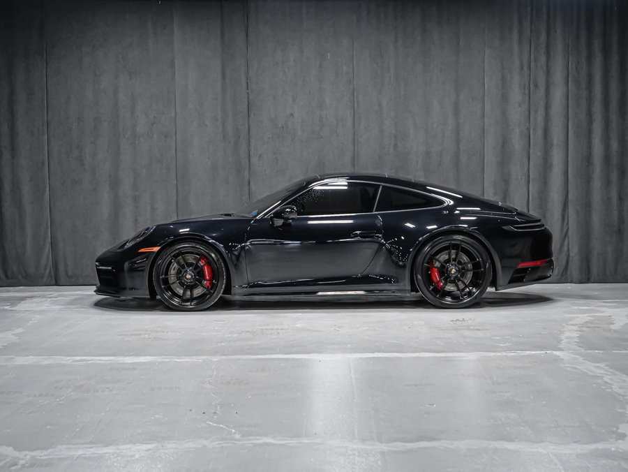 2024 Porsche 911 CARRERA 4 GTS Black