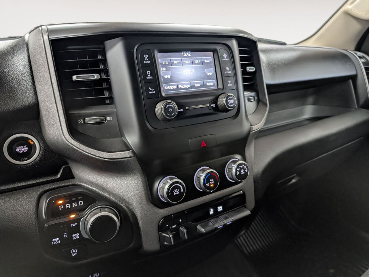 2020 Ram 1500 1C6RRFGG5LN112214 Grey Sherbrooke - photo #17