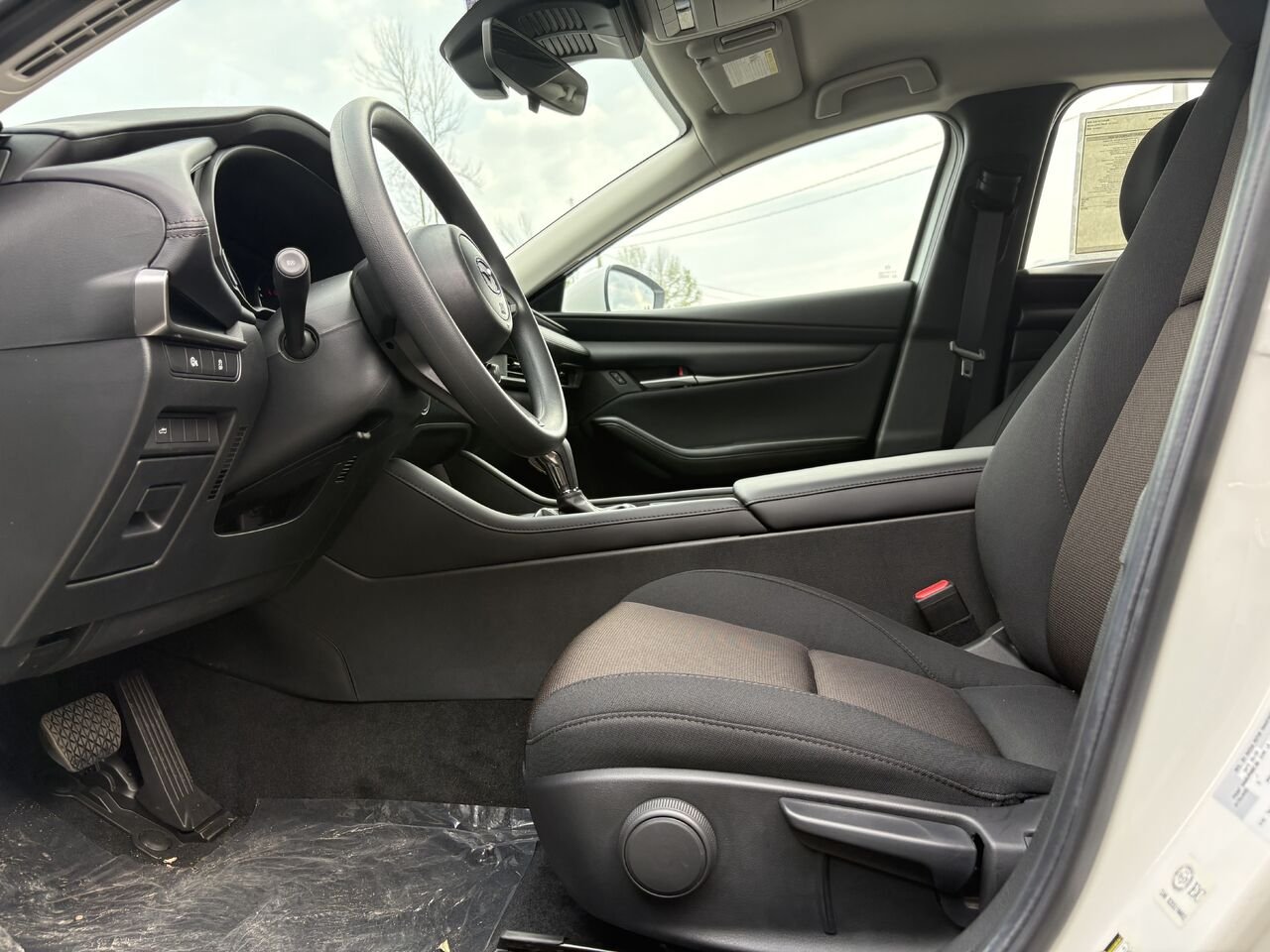 2026 MAZDA Mazda3 GX TA Snowflake White Pearl Montmagny - photo #4