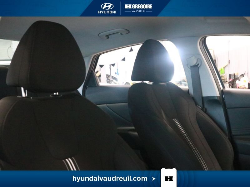 Hyundai Elantra YE21 | Preferred IVT 2024 Blanc Laval - photo #29