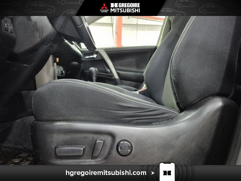 Toyota Rav 4 MW4499 | XLE *AWD* Toit * Mags * Caméra * 2018 Noir Laval - photo #13