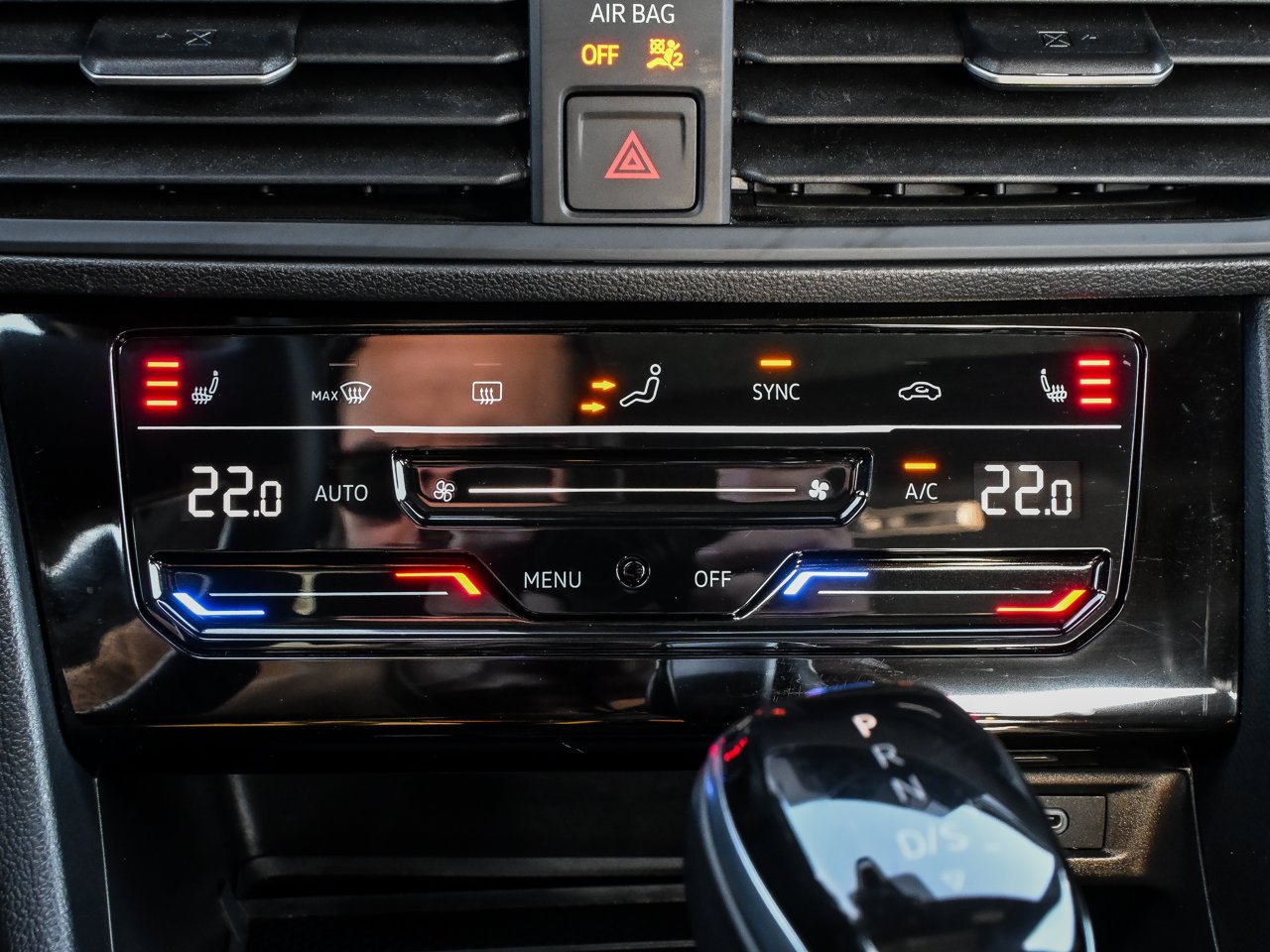 2025 Volkswagen Jetta Comfortline Auto Black Sherwood Park - photo #27