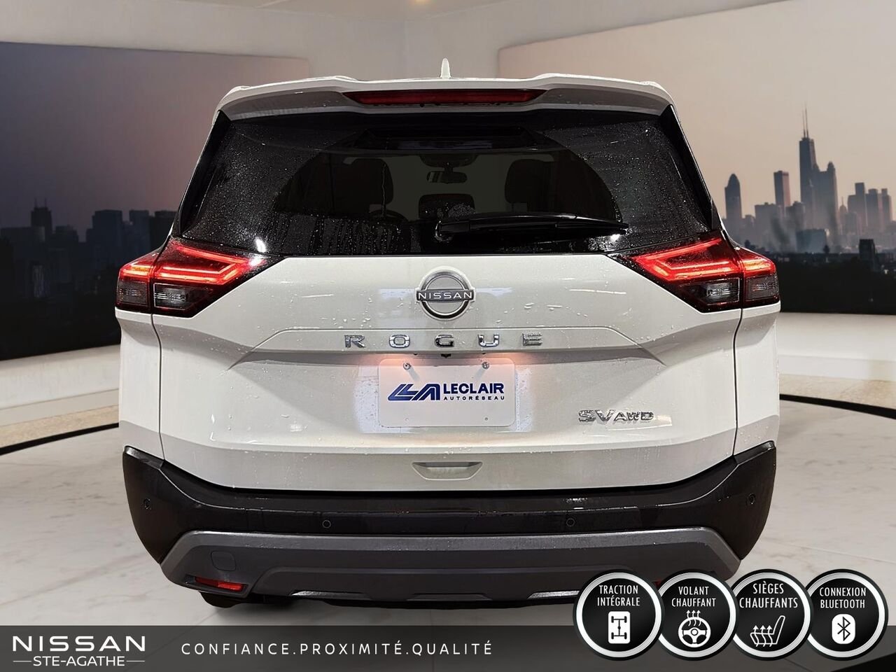 Nissan Rogue SV TI avec ensemble toit ouvrant 2023 Blanc Saint-Jérôme - photo #3