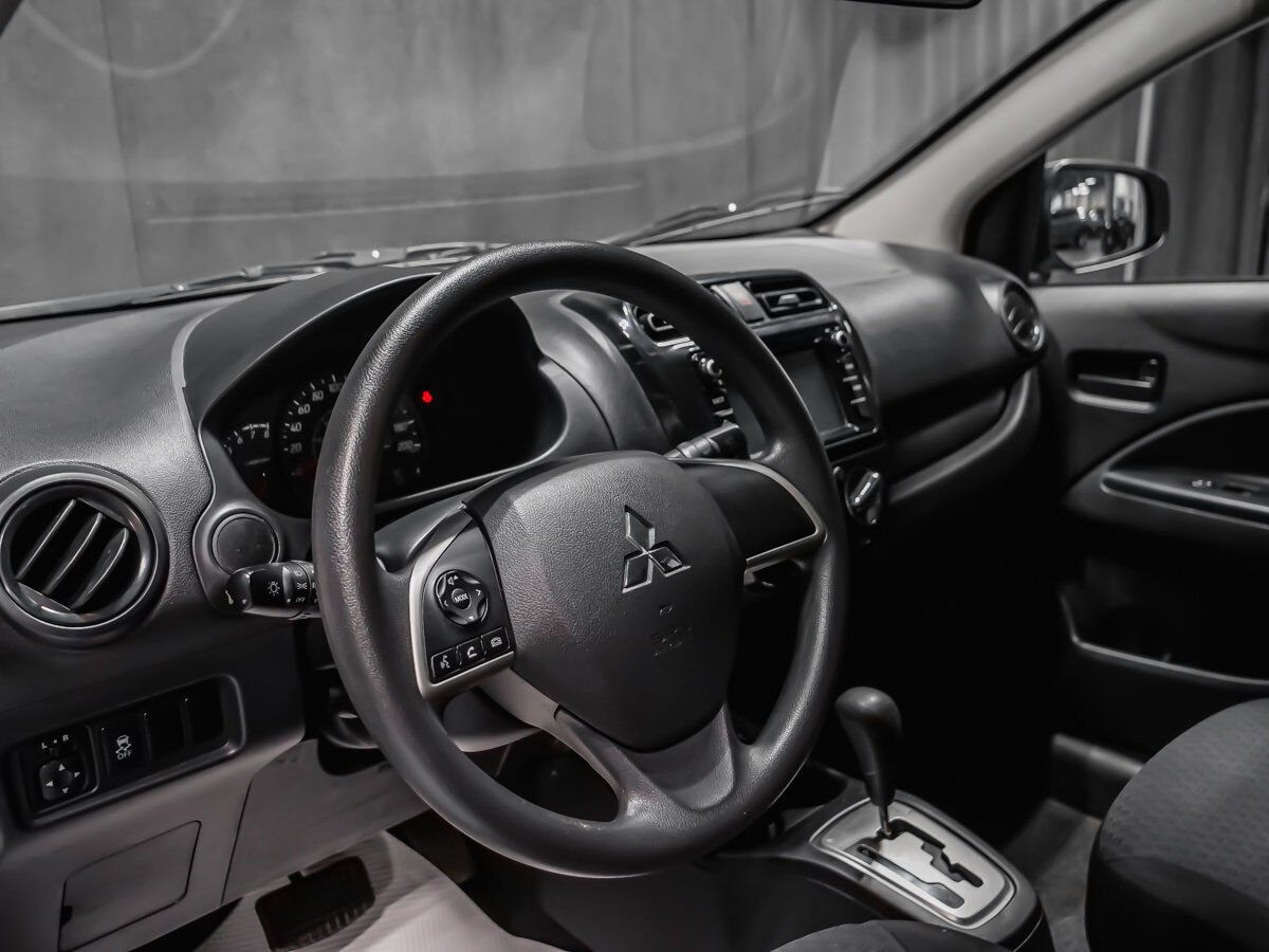2018 Mitsubishi Mirage ES Silver Montreal - photo #7