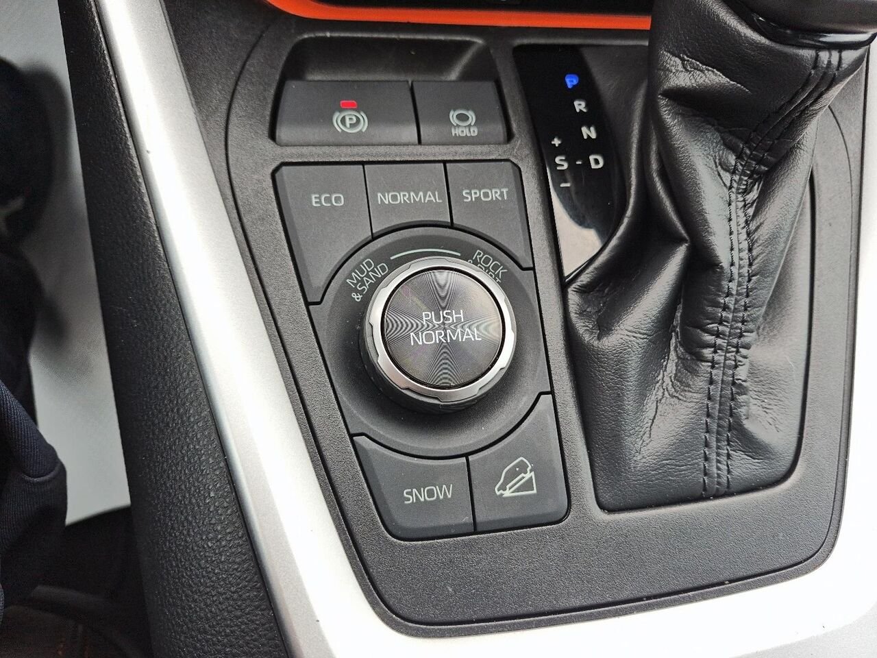 2020 Toyota RAV4 Grey Saint-Jérôme - photo #14