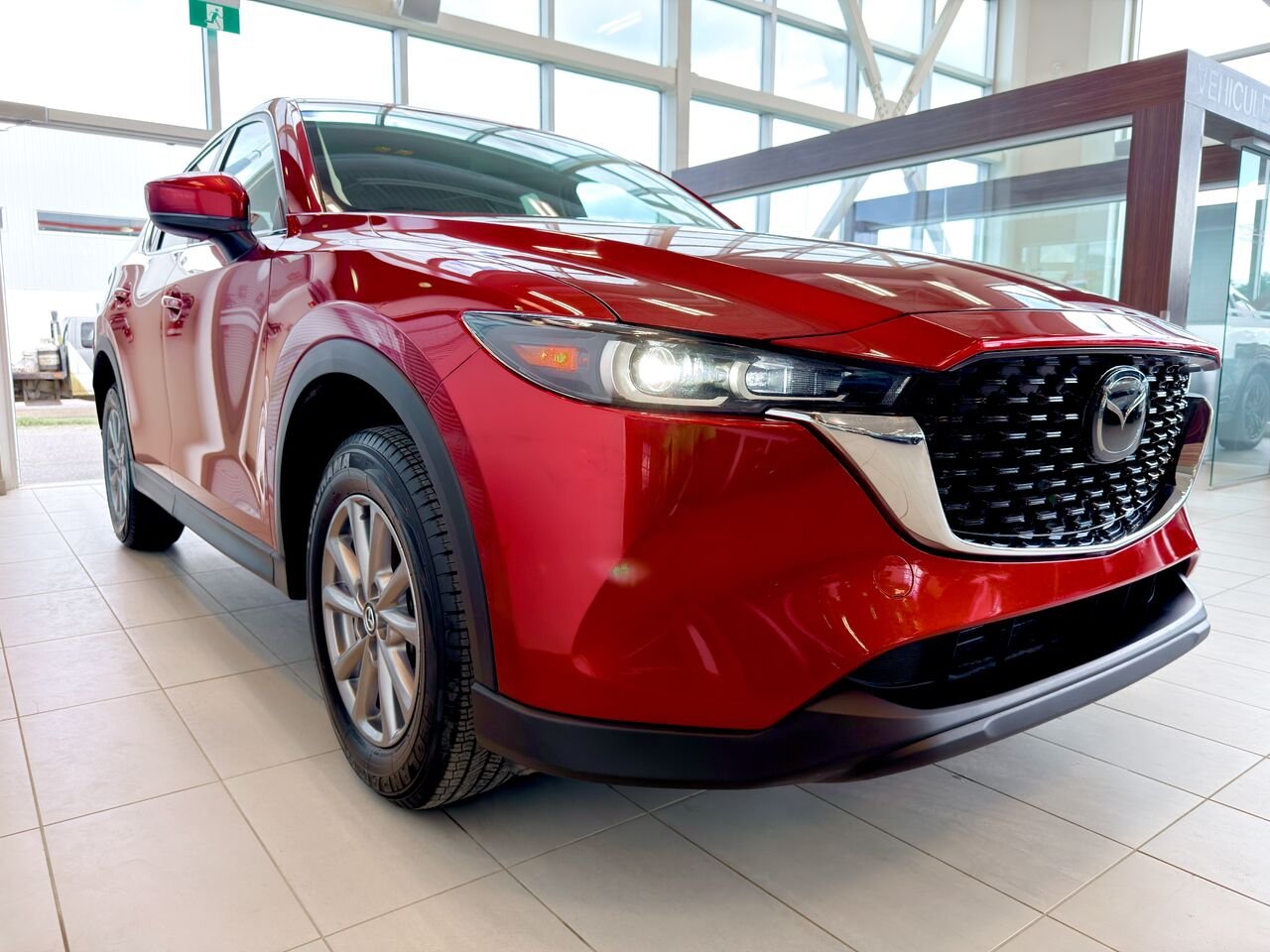 2024 Mazda CX-5 Red Notre-Dame-des-Prairies - photo #6