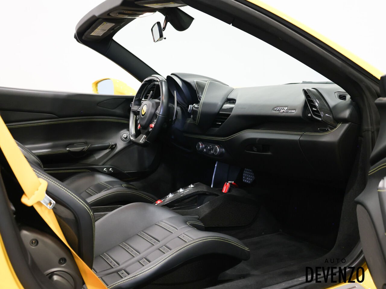 Ferrari 488 2017 Jaune Saint-Eustache - photo #11