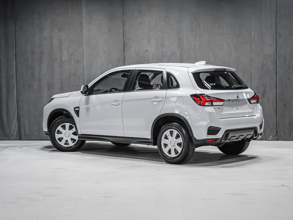 2025 Mitsubishi RVR ES White Montreal - photo #3