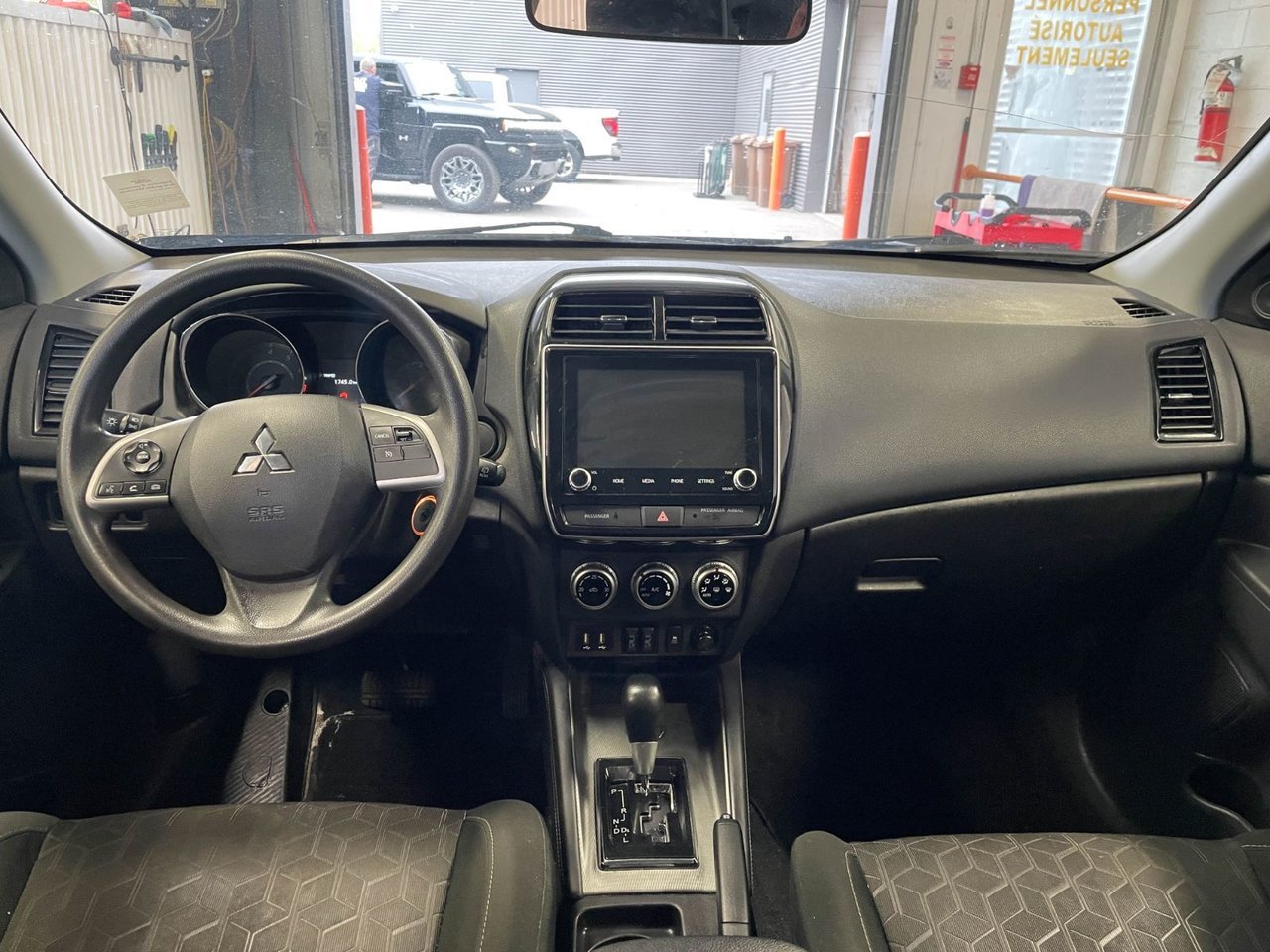 Mitsubishi RVR ES AWD *SIÈGES CHAUF* CARPLAY BLUETOOTH CAMERA USB 2023 Noir Saint-Jérôme - photo #9
